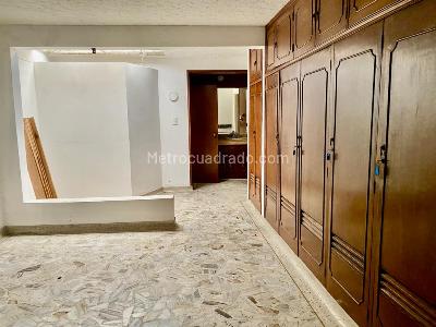 Casa de 4 alcobas en venta en Cristales, Cali, 396 m² · foto 15 de 20