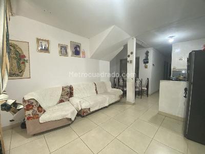 Casa de 5 alcobas en venta en Petecuy I Etapa, Cali, 205 m² · foto 2 de 9