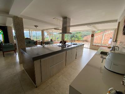 Casa de 3 alcobas en venta en Puente Blanco, Cali, 640 m² · foto 2 de 20