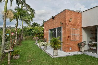 Casa de 3 alcobas en venta en Ciudadela Comfamiliar Boquia, Pereira, 220 m² · foto 3 de 20