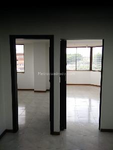 Apartamento de 2 alcobas en venta en Pinares De San Martin, Pereira, 59 m² · foto 7 de 13