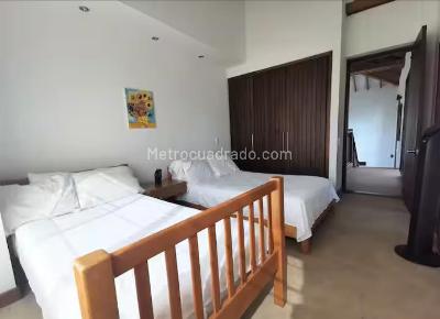 Casa de 5 alcobas en arriendo en Av Colibris, Pereira, 300 m² · foto 9 de 16