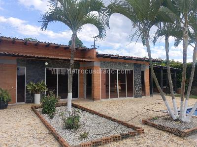 Casa de 3 alcobas en venta en Cedritos, Pereira, 240 m² · foto 2 de 20