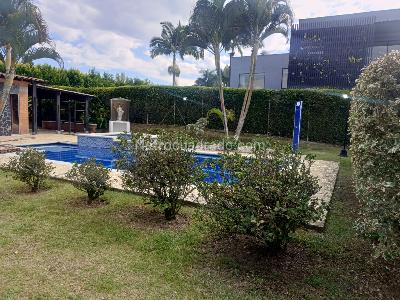 Casa de 3 alcobas en venta en Cedritos, Pereira, 240 m² · foto 3 de 20