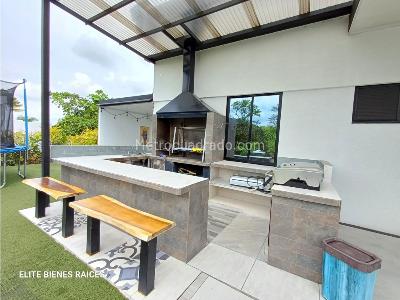 Casa de 5 alcobas en venta en Club Campestre, Armenia, 500 m² · foto 8 de 20