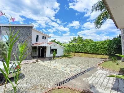 Casa de 3 alcobas en venta en El Caimo, Armenia, 300 m² · foto 2 de 20