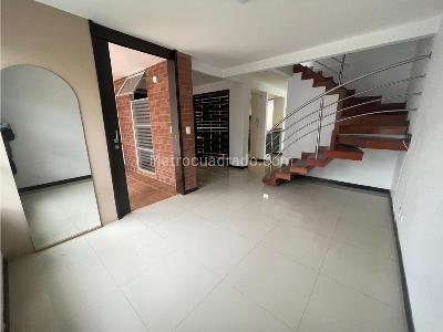 Casa de 3 alcobas en venta en Avenida Bolivar, Armenia, 114 m² · foto 2 de 16