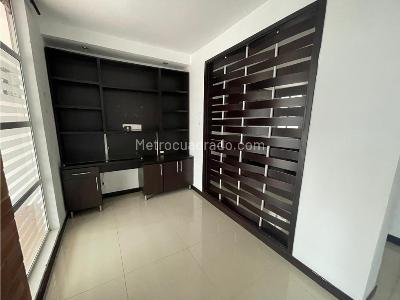 Casa de 3 alcobas en venta en Avenida Bolivar, Armenia, 114 m² · foto 3 de 16