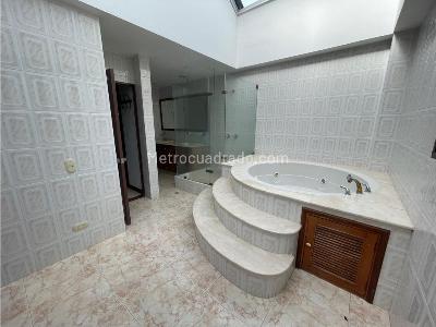 Casa de 5 alcobas en venta en Club Campestre, Armenia · foto 10 de 20