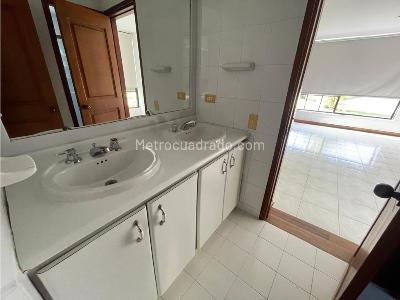 Casa de 5 alcobas en venta en Club Campestre, Armenia · foto 17 de 20