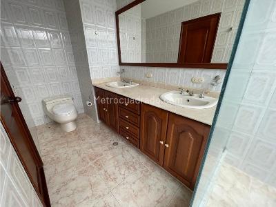 Casa de 5 alcobas en venta en Club Campestre, Armenia · foto 20 de 20