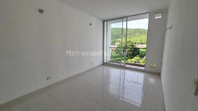 Apartamento de 3 alcobas en venta en Brisas De Agua Blanca, Girardot, 62 m² · foto 4 de 19