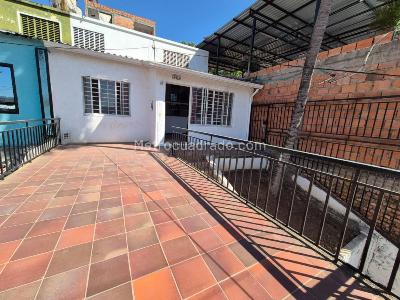 Casa de 4 alcobas en venta en San Antonio, Girardot, 184 m² · foto 2 de 20