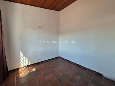 Casa de 4 alcobas en venta en San Antonio, Girardot, 184 m² · foto 8 de 20