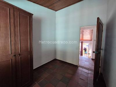 Casa de 4 alcobas en venta en San Antonio, Girardot, 184 m² · foto 13 de 20