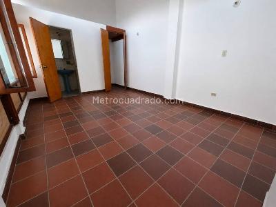 Casa de 4 alcobas en venta en San Antonio, Girardot, 184 m² · foto 14 de 20