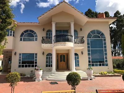 Casa de 5 alcobas en arriendo en Puente Vargas, Cajicá · foto 2 de 9