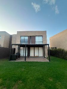 Casa de 3 alcobas en arriendo en El Campin, Chía, 300 m² · foto 2 de 20