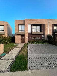 Casa de 3 alcobas en arriendo en El Campin, Chía, 300 m² · foto 4 de 20