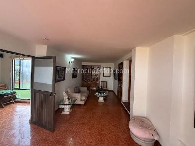 Casa de 4 alcobas en venta en San Jose De Bavaria, Bogotá, 356 m² · foto 6 de 15