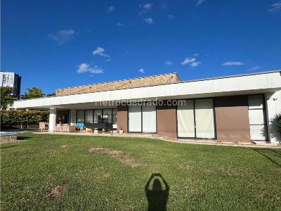 Casa de 3 alcobas en venta en Av Centenario Norte, Armenia, 1564 m² · foto 4 de 20