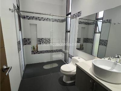 Casa de 3 alcobas en venta en Av Centenario Norte, Armenia, 1564 m² · foto 8 de 20