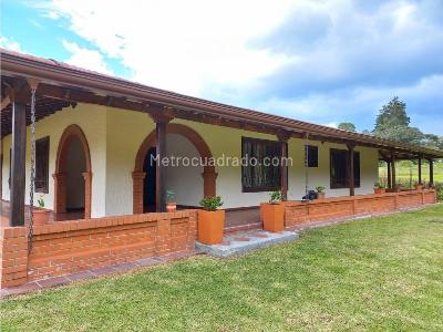 Casa de 3 alcobas en venta en Circasia Armenia, Armenia, 300 m² · foto 4 de 20