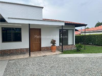 Casa de 3 alcobas en venta en Via Armenia Tebaida, Armenia, 645 m² · foto 2 de 20