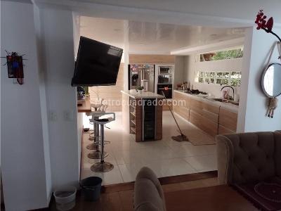 Casa de 4 alcobas en venta en Los Profesionales, Armenia, 350 m² · foto 18 de 20