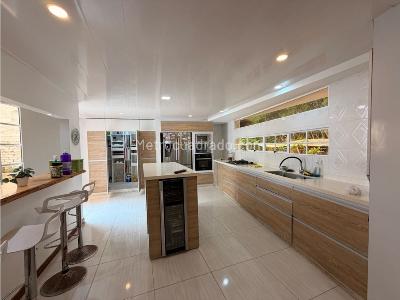 Casa de 4 alcobas en venta en Los Profesionales, Armenia, 350 m² · foto 19 de 20