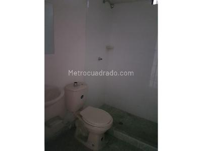 Casa de 5 alcobas en venta en Tequendama, Cali, 273 m² · foto 2 de 5