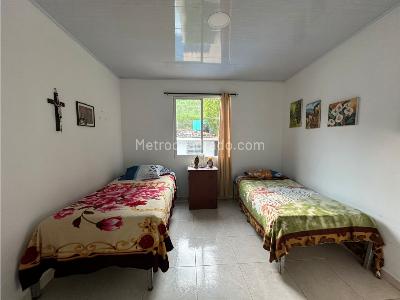 Casa de 5 alcobas en venta en La Buitrera, Cali · foto 3 de 13