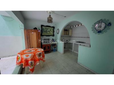 Casa de 5 alcobas en venta en Belisario Caycedo, Cali, 531 m² · foto 3 de 20