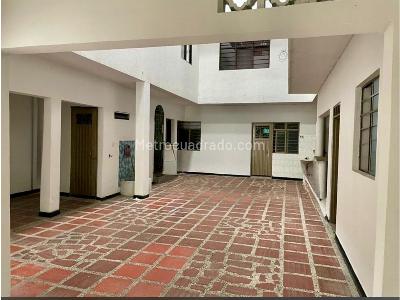 Casa de 5 alcobas en venta en Aguablanca, Cali, 439 m² · foto 10 de 20