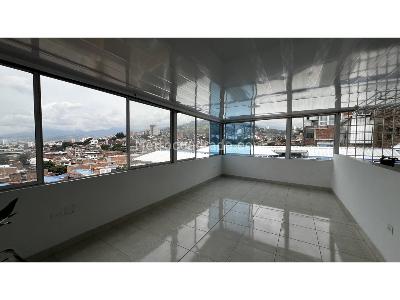 Casa de 5 alcobas en venta en Los Libertadores, Cali, 250 m² · foto 2 de 20