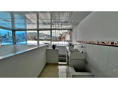 Casa de 5 alcobas en venta en Los Libertadores, Cali, 250 m² · foto 8 de 20