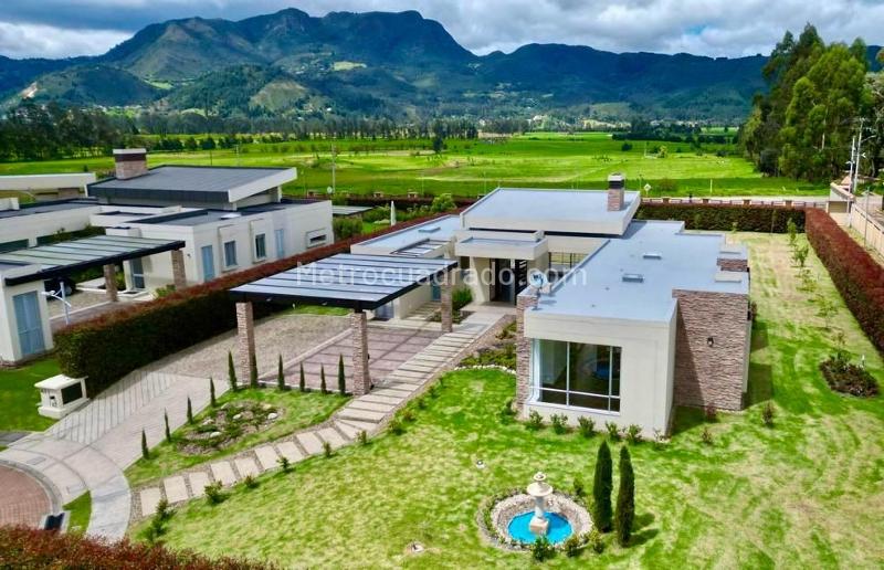 Casa En Venta, Condominio La Toscana Alto Campestre