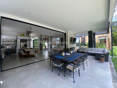 Casa de 5 alcobas en venta en Cerritos Cafelia, Pereira · foto 3 de 19
