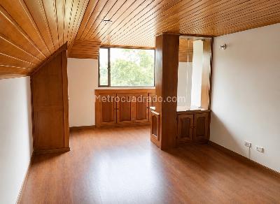 Apartamento de 3 alcobas en venta en San Patricio, Bogotá, 246 m² · foto 17 de 20