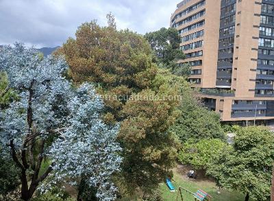 Apartamento de 3 alcobas en venta en San Patricio, Bogotá, 246 m² · foto 2 de 20