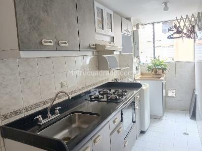 Apartamento de 3 alcobas en venta en Mirandela, Bogotá, 80 m² · foto 3 de 13