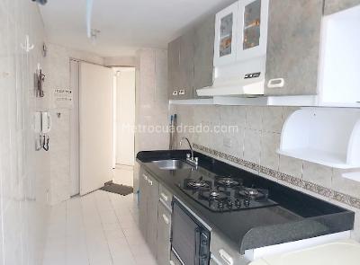 Apartamento de 3 alcobas en venta en Mirandela, Bogotá, 80 m² · foto 4 de 13