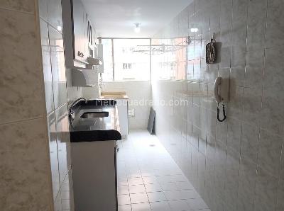 Apartamento de 3 alcobas en venta en Mirandela, Bogotá, 80 m² · foto 9 de 13