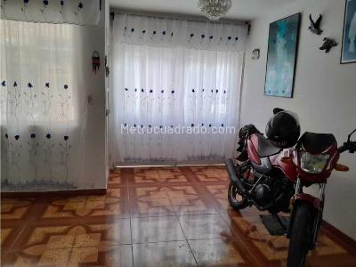 Casa de 5 alcobas en venta en El Poblado Ii, Cali, 250 m² · foto 2 de 18