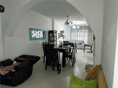 Casa de 5 alcobas en venta en Oriente, Cali, 385 m² · foto 2 de 20
