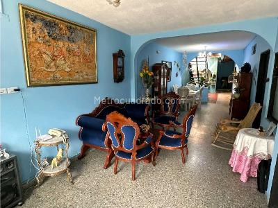 Casa de 5 alcobas en venta en La Floresta, Cali, 250 m² · foto 3 de 19