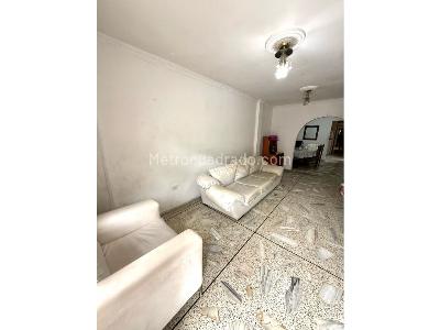 Casa de 5 alcobas en venta en Alcazares, Cali, 300 m² · foto 2 de 20