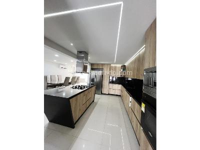 Casa de 5 alcobas en venta en Prados Del Limonar, Cali, 157 m² · foto 2 de 18