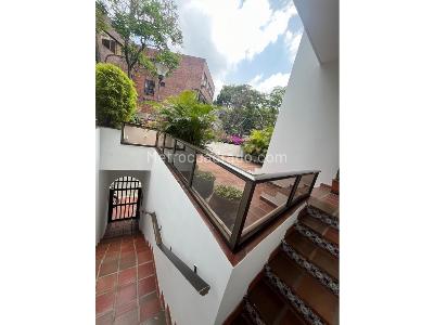 Casa de 5 alcobas en venta en Santa Rita, Cali, 212 m² · foto 2 de 20