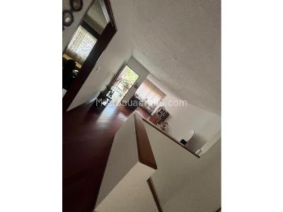 Casa de 5 alcobas en venta en Santa Rita, Cali, 212 m² · foto 8 de 20